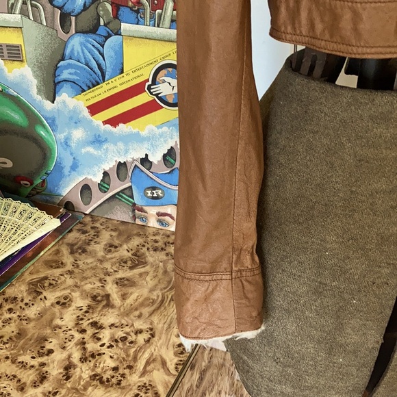 GRAB genuine leather Jacket w removable fur collar - Picture 8 of 14